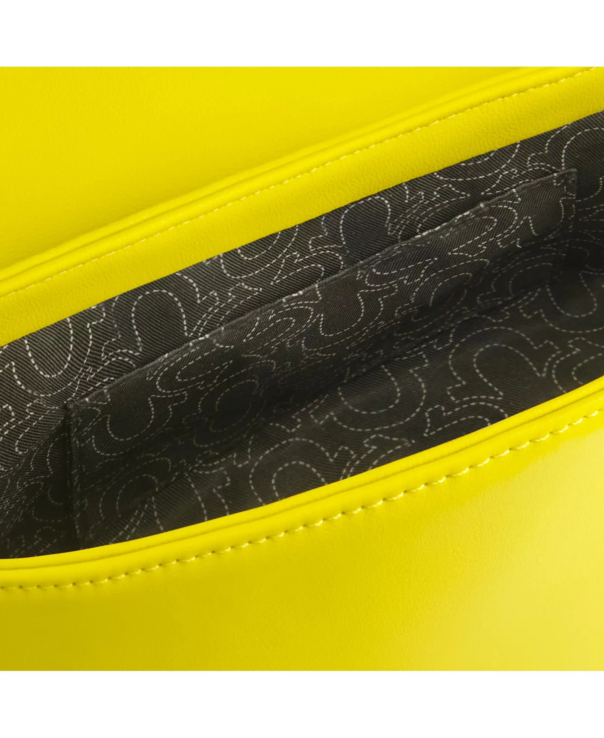 СТЕГАНЫЙ КЛАПАН-ЗАМОК С ЛОГОТИПОМ Истинной религии 9490₽