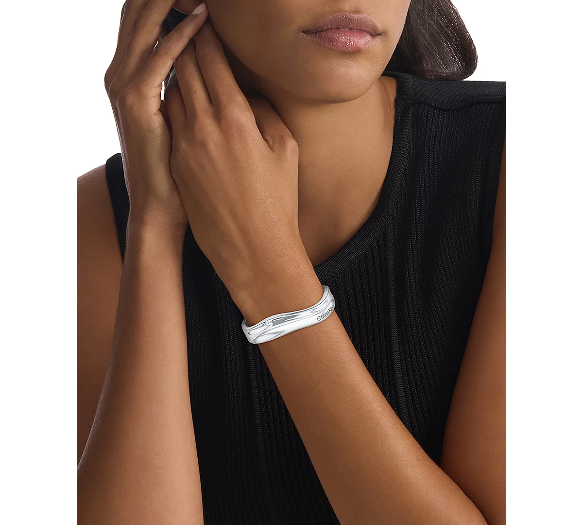 Структурный браслет с логотипом Calvin Klein из нержавеющей стали 22790₽
