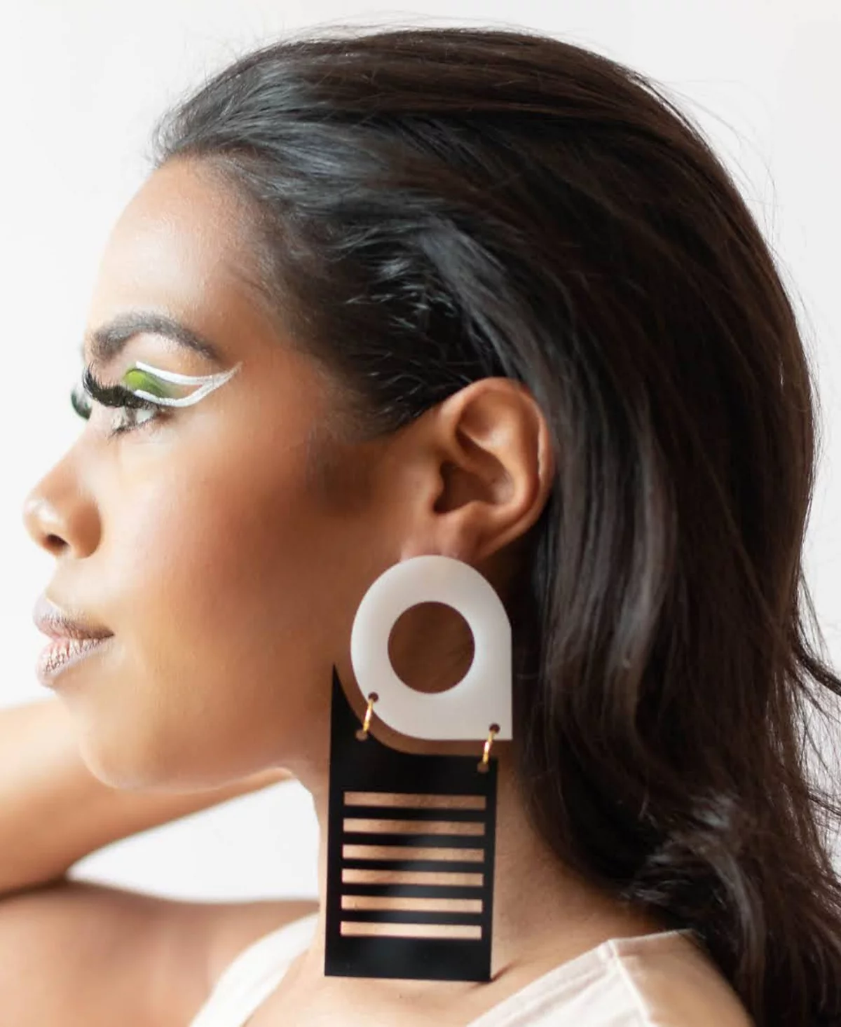 Серьги-капли с шикарным дизайном задают планку 8590₽