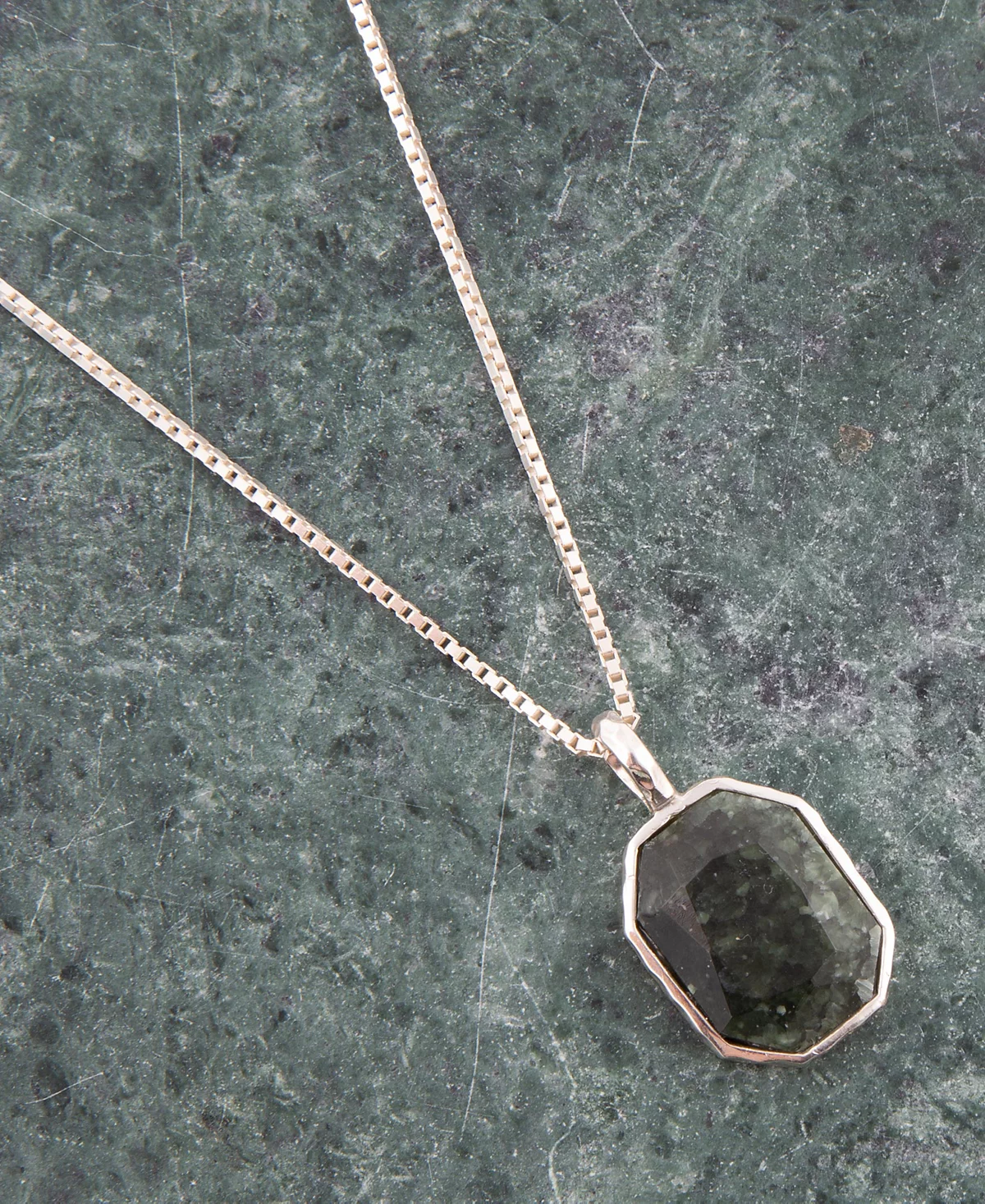 Barse Hammered Genuine Seraphinite Abstract Pendant Necklace 28190₽