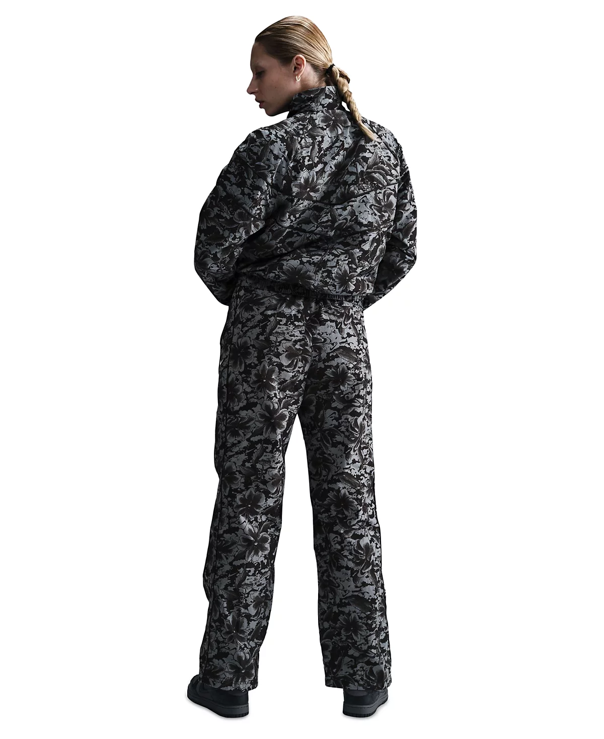 Женские брюки Windrunner от Nike Sportswear из УФ-ткани с принтом