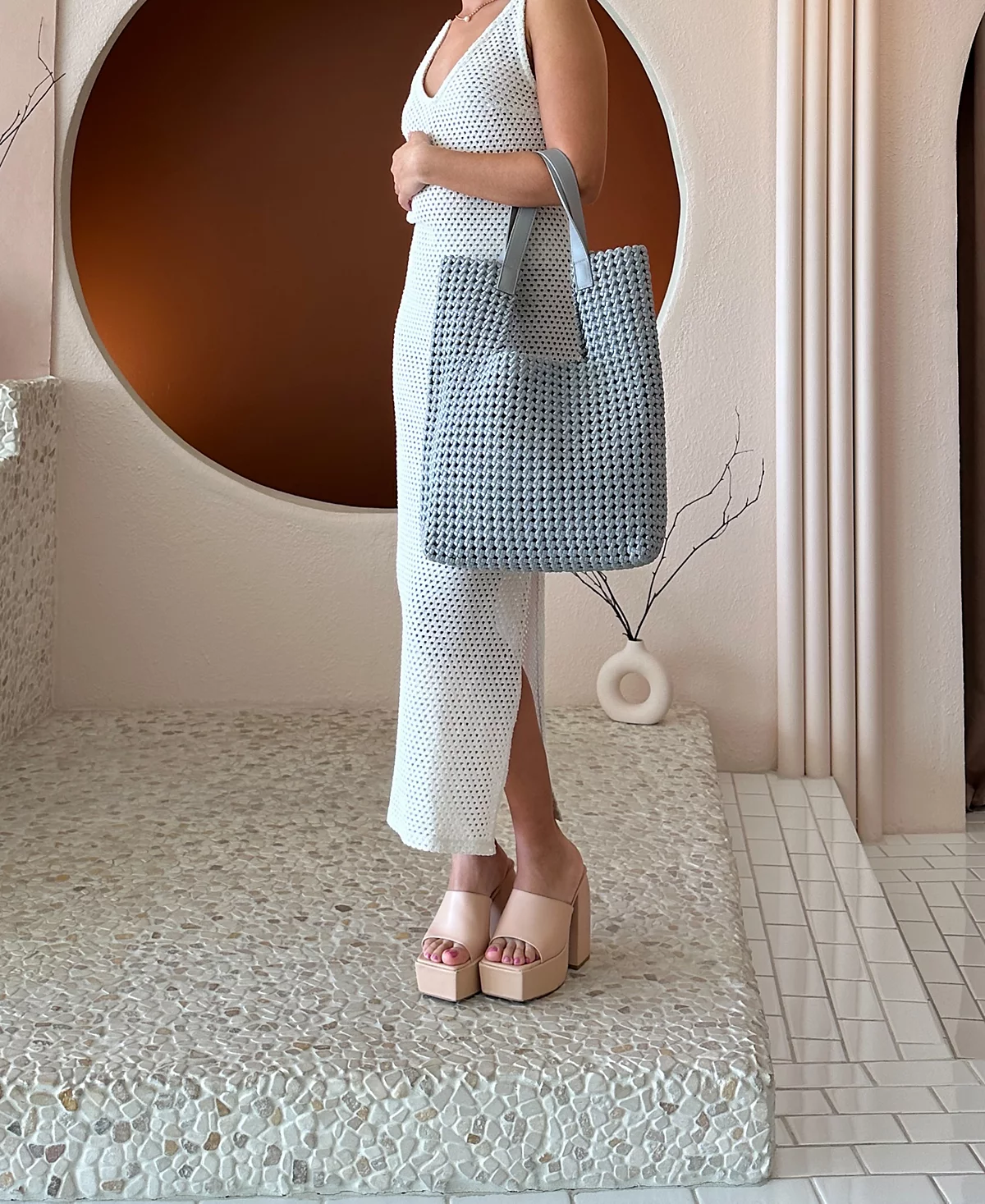 Melie Bianco Womens Rihanna Open Top Handbag 31390₽