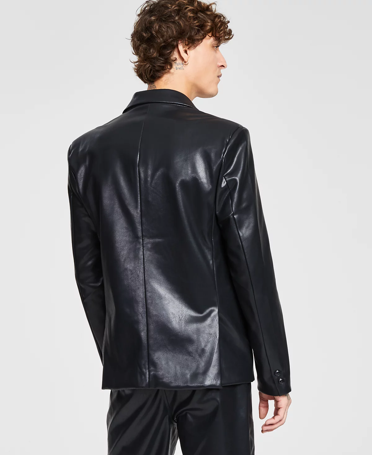 Мужское спортивное пальто из искусственной кожи с отворотом-козырьком украшенное мишурой 7890₽