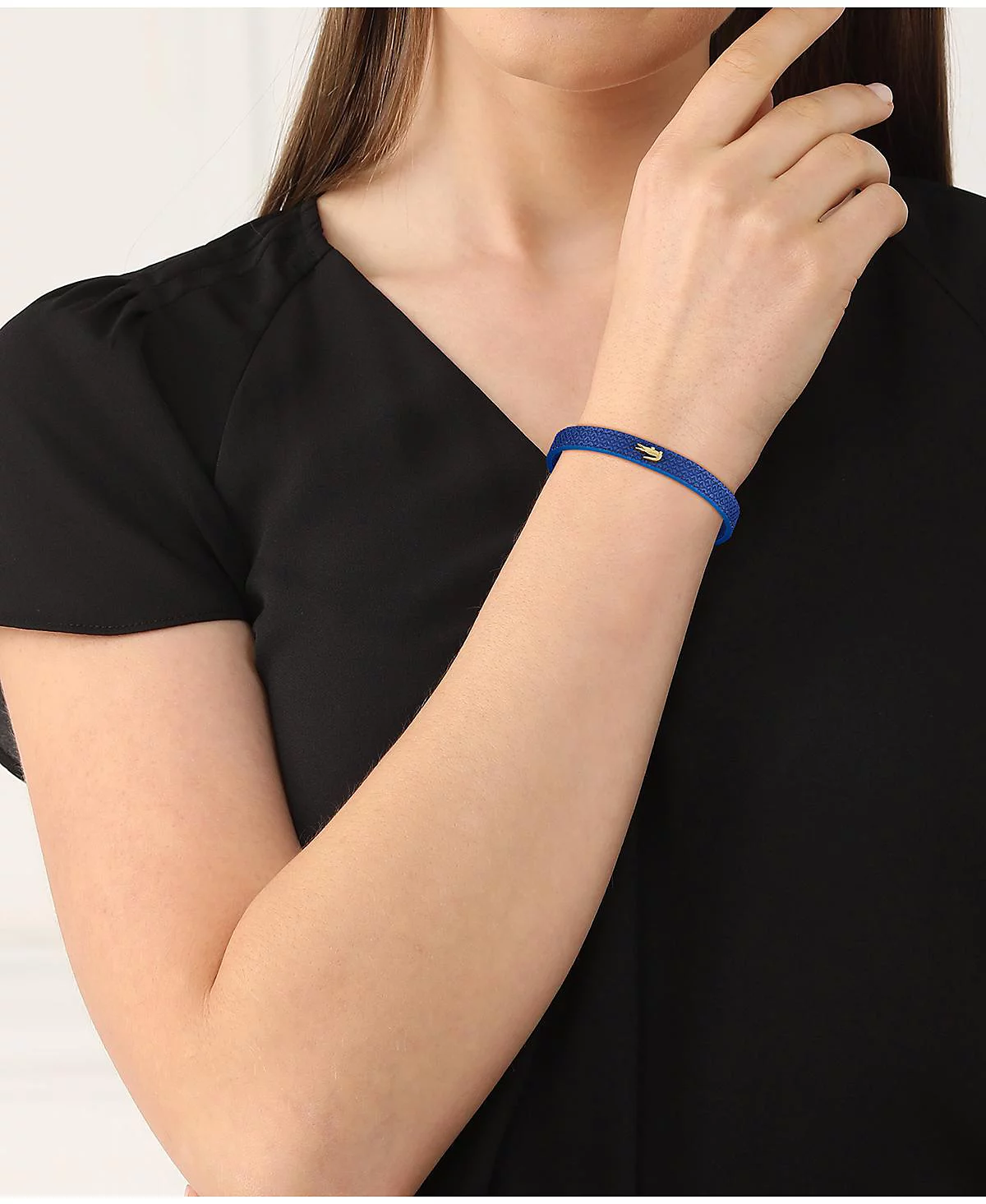 Lacoste Womens 12 12 Blue Leather Bracelet 18090₽