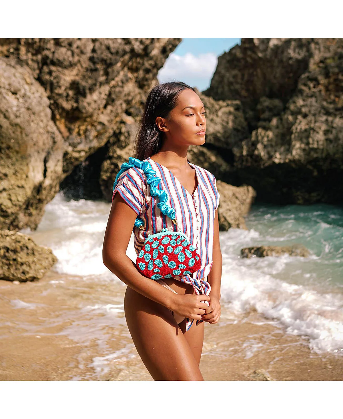 ARIELA Arnoldi Hand-beaded Clutch Bag In Red - Turquoise Blue 20790₽