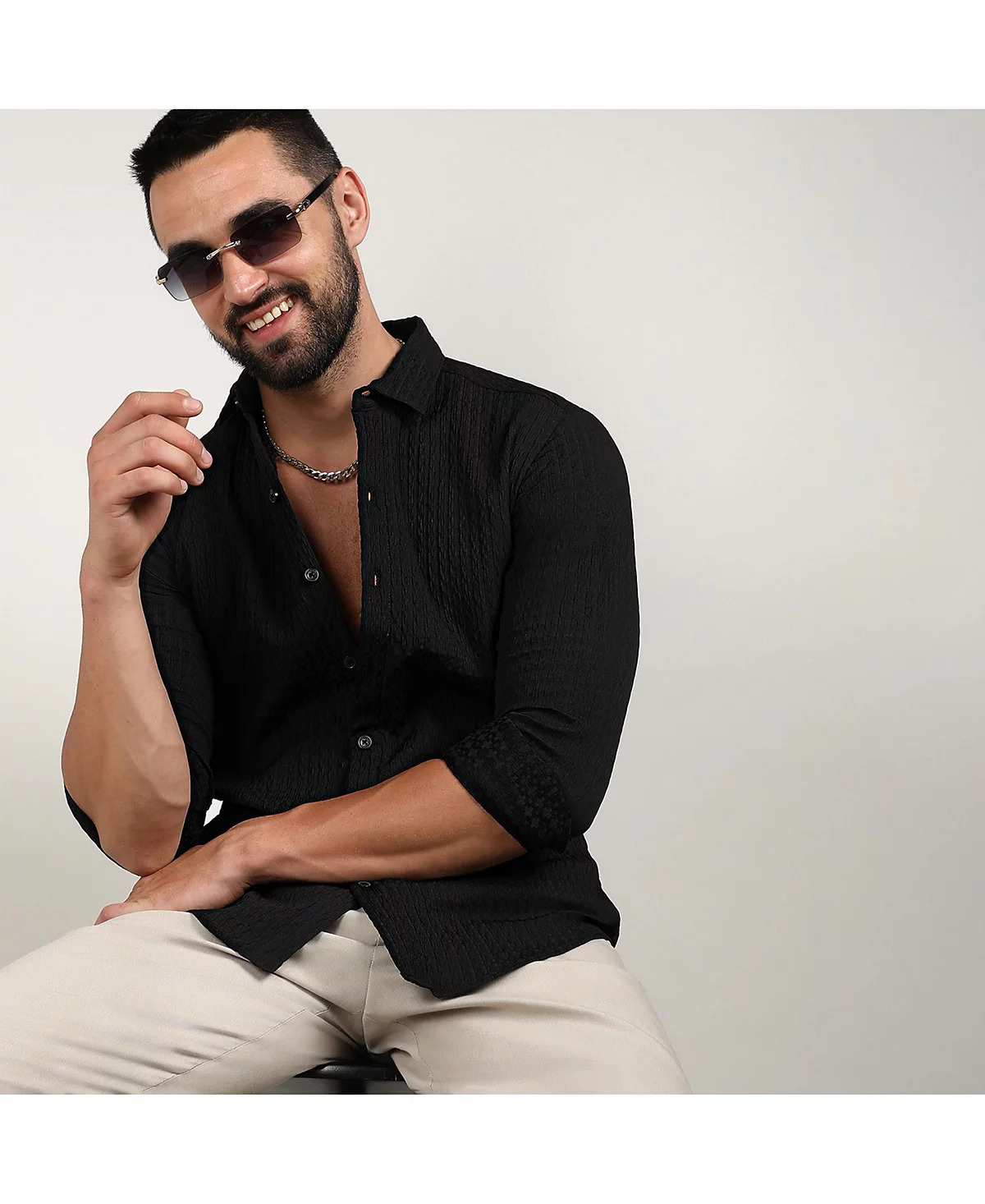 Мужская рубашка со складками в виде цепочки из черного оникса 10390₽