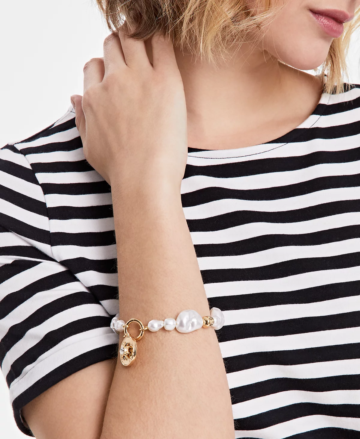 On 34th Gold-Tone Crystal Disc - Imitation Pearl Stretch Bracelet Exclusively at Macys 5990₽