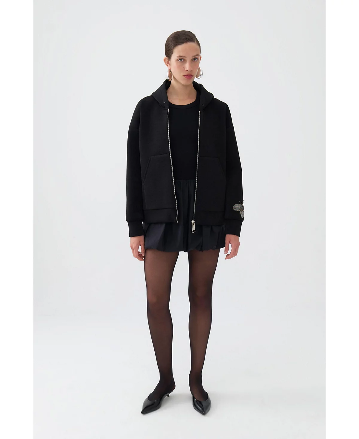 NOCTURNE Women's Zippered Kangaroo Pocket Sweatshirt