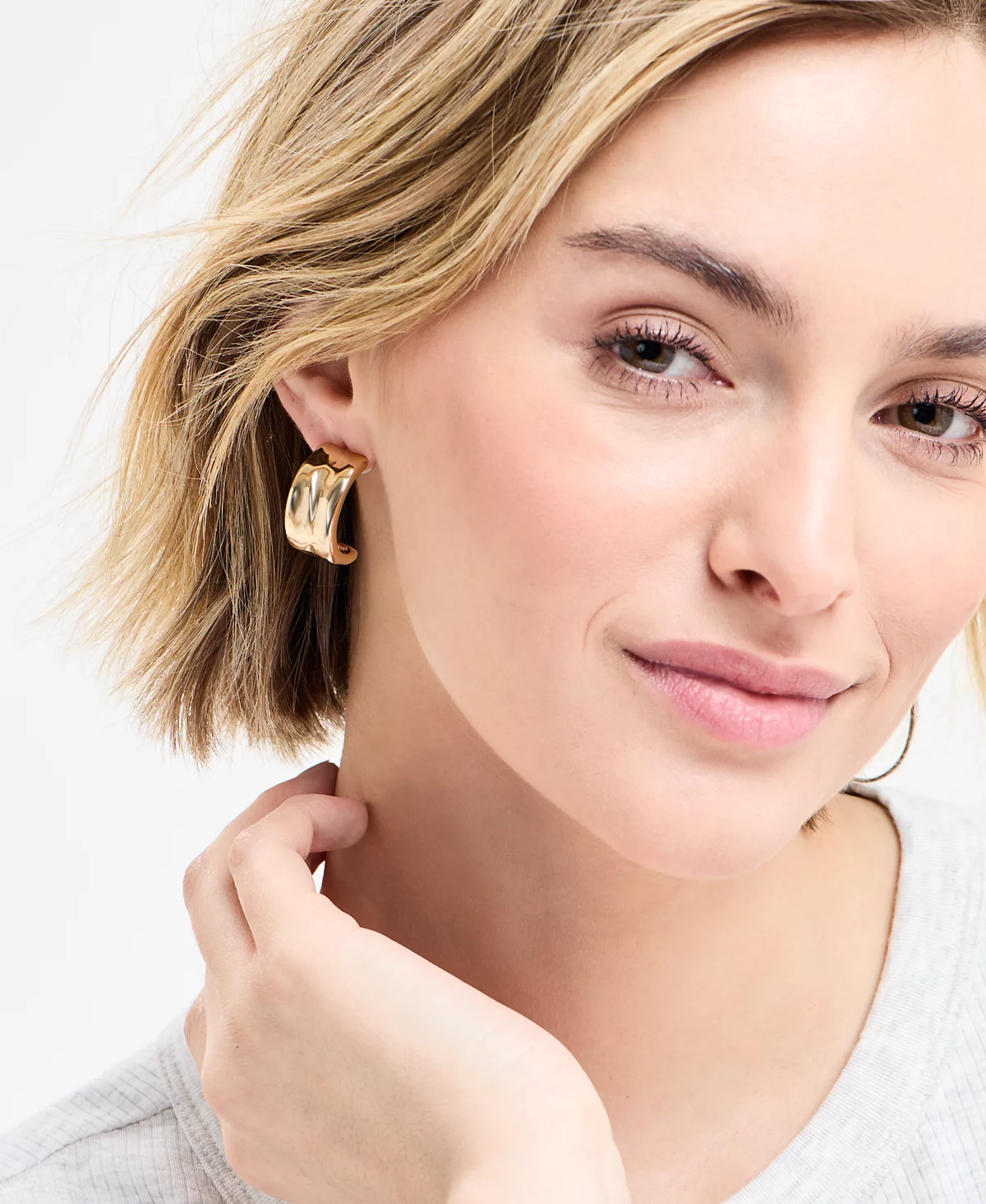 On 34th Gold-Tone Curved Metal Sheet C Hoop Earrings Exclusively at Macys 4490₽