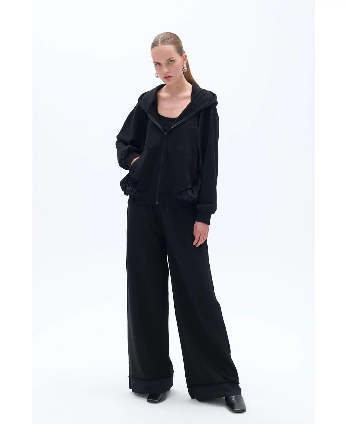 NOCTURNE Women's Zipper-Front Oversized Hooded Sweatshirt