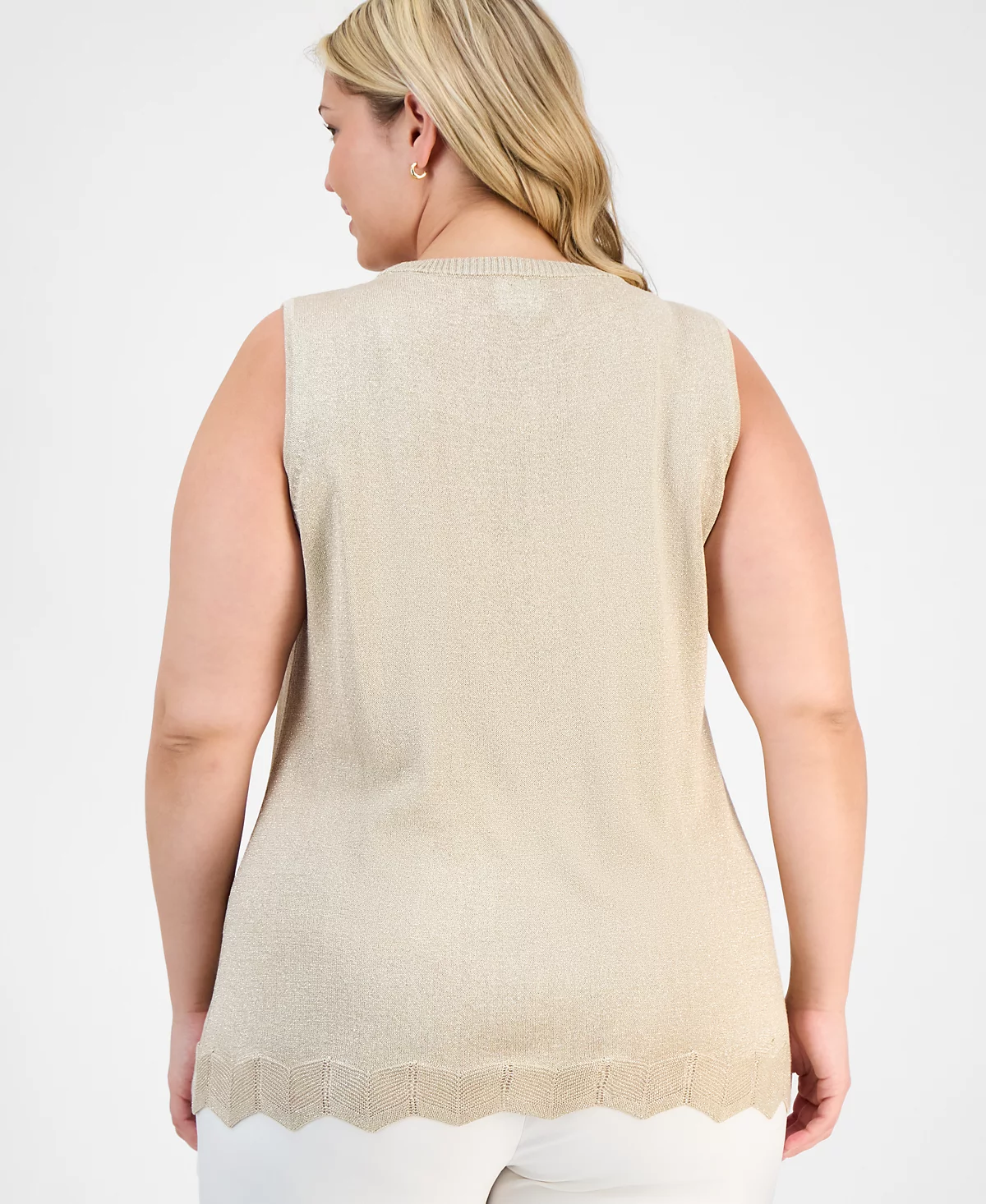 Свитер-майка с металлическим блеском из коллекции JM Collection Plus Size эксклюзивно представлен в Macy's