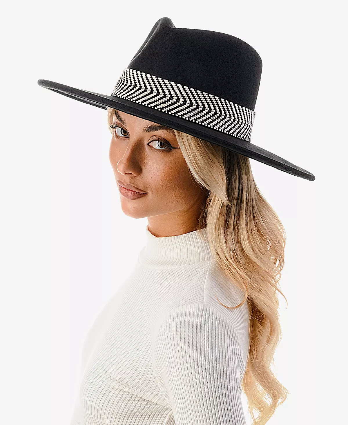 Женская панама из полушерстяной ткани с шевронной отделкой 13090₽