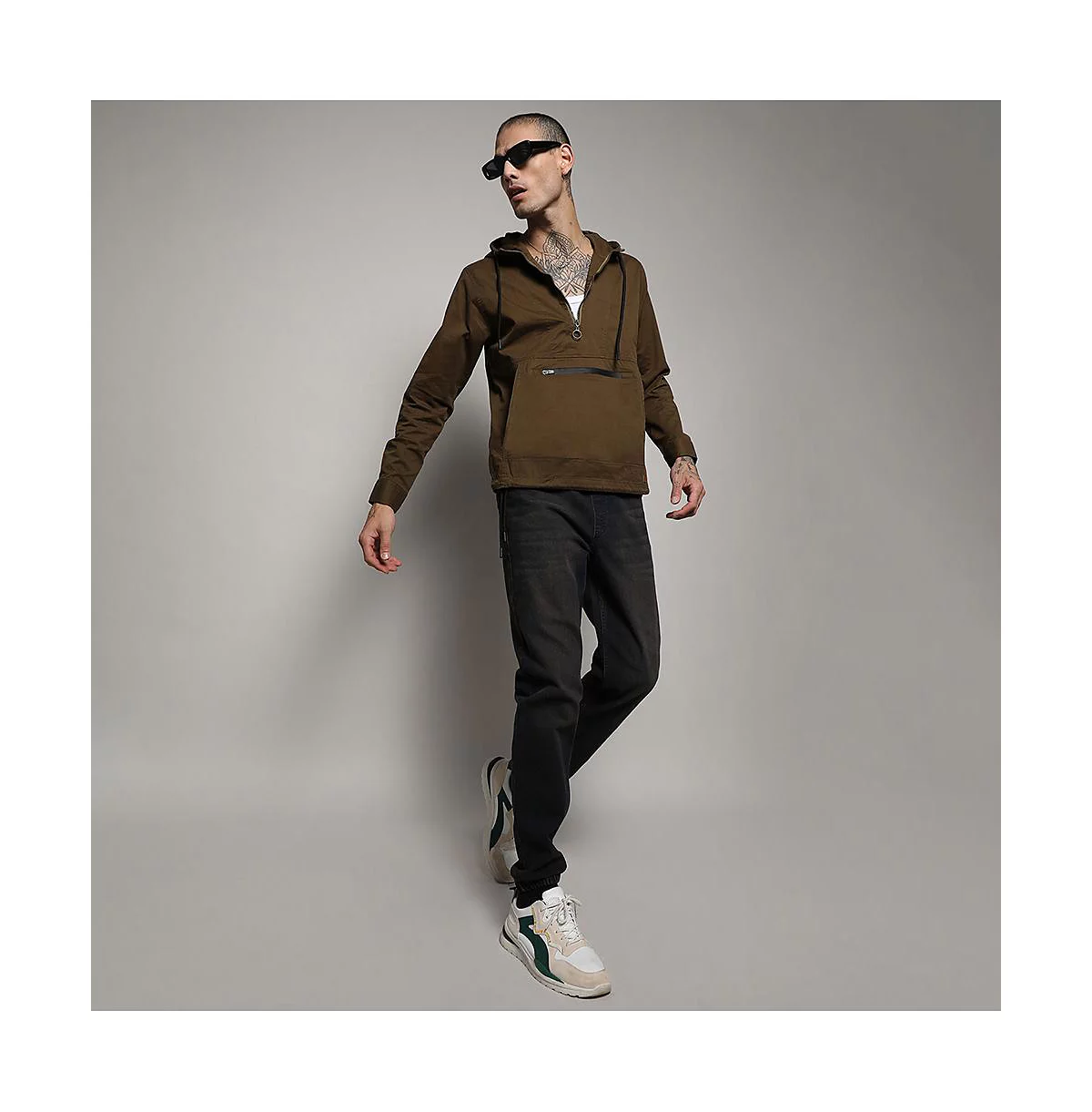 Мужская коричневая универсальная куртка Campus Sutra на молнии до половины длины с контрастным шнурком