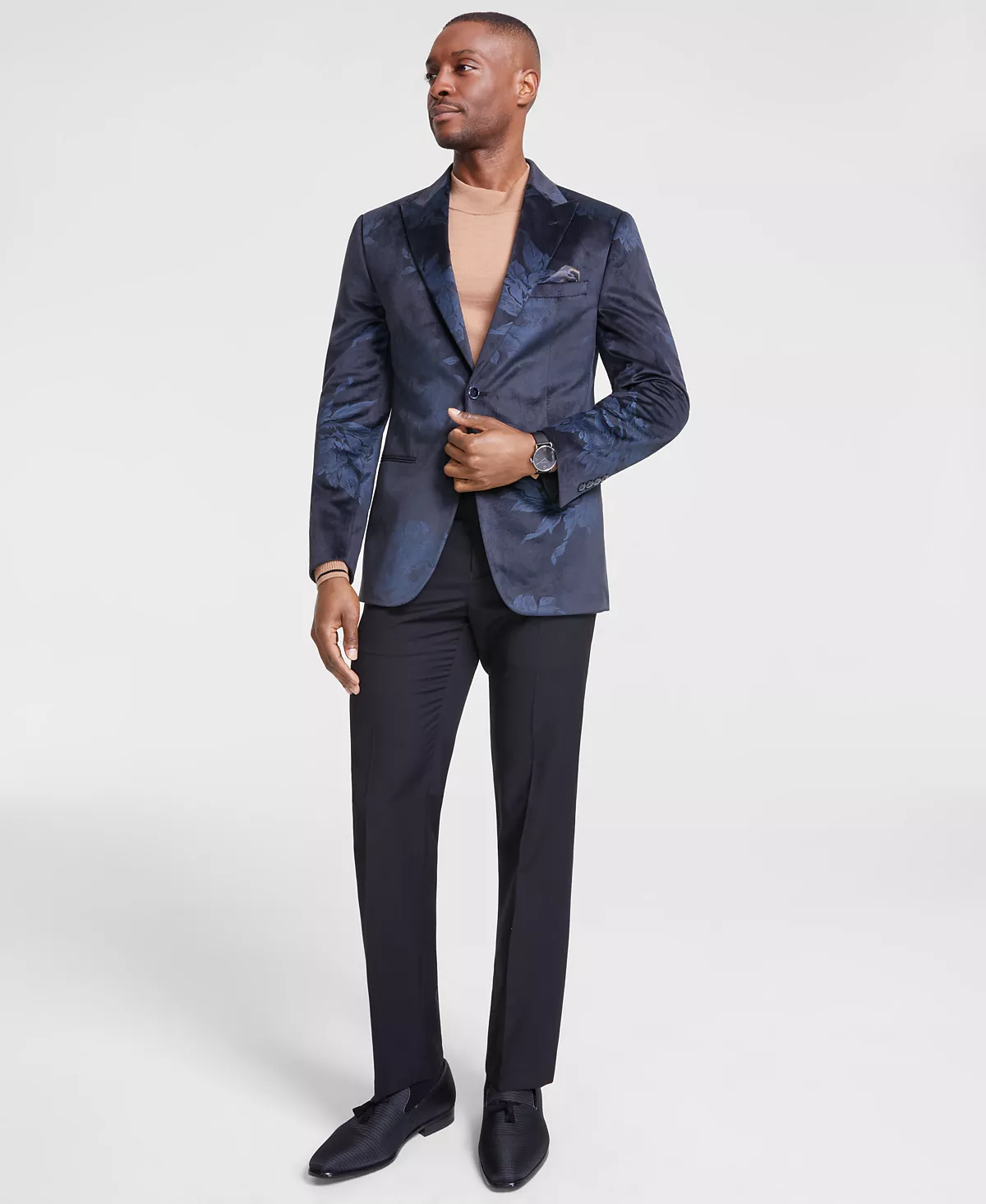 Мужское приталенное спортивное пальто из бархата в цветочек 8590₽