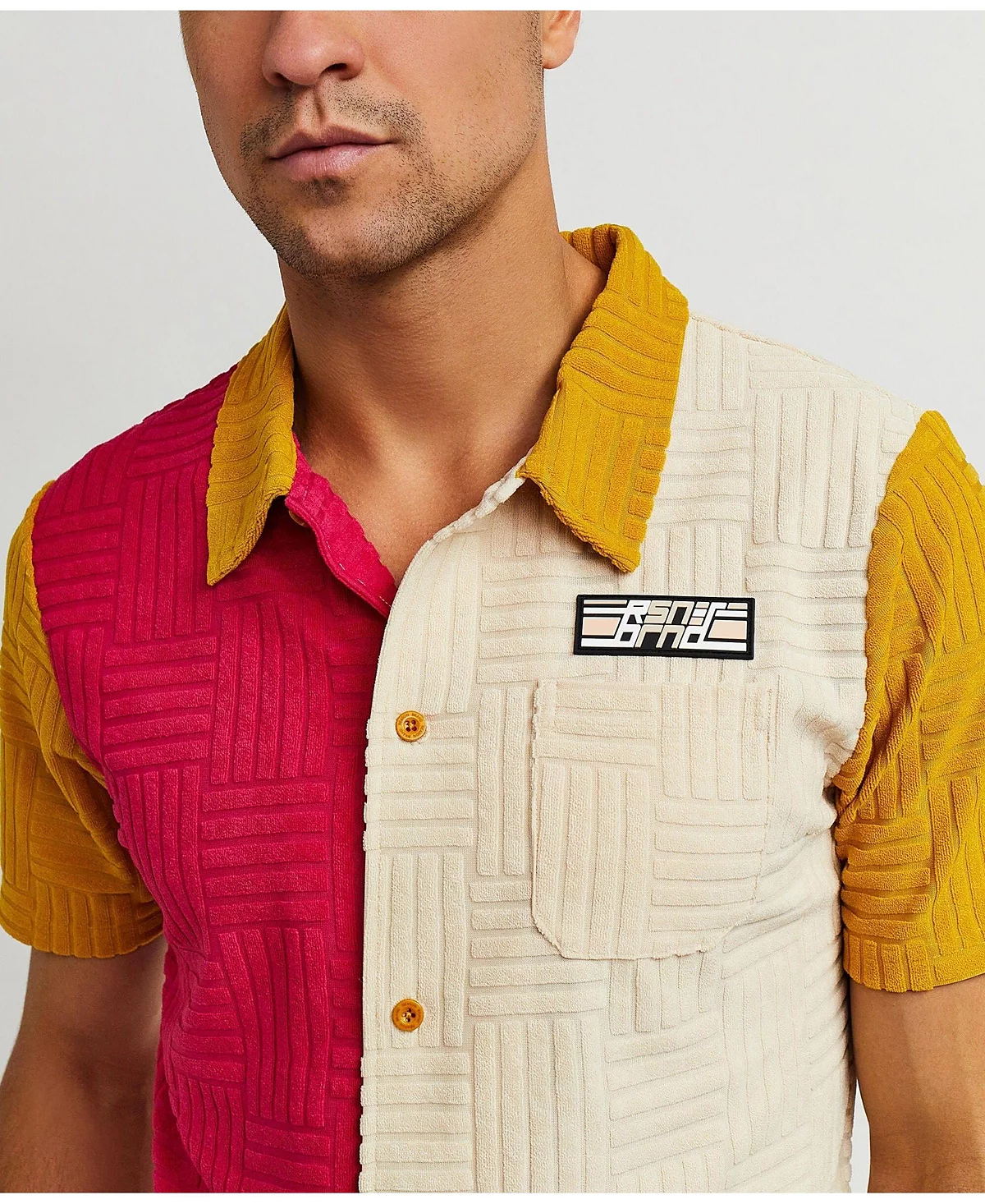 Причина по которой мужская рубашка с перекрытым цветом 9290₽