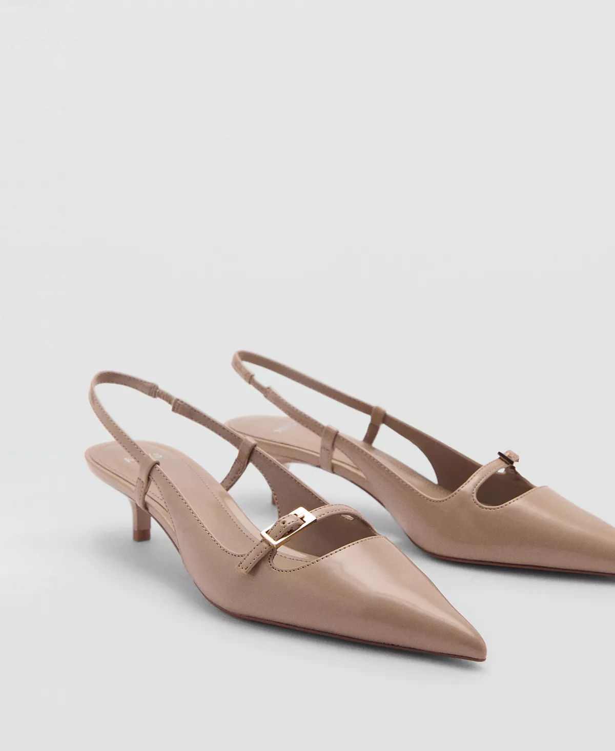 Женские туфли-лодочки на высоком каблуке с пряжкой Mango 11390₽