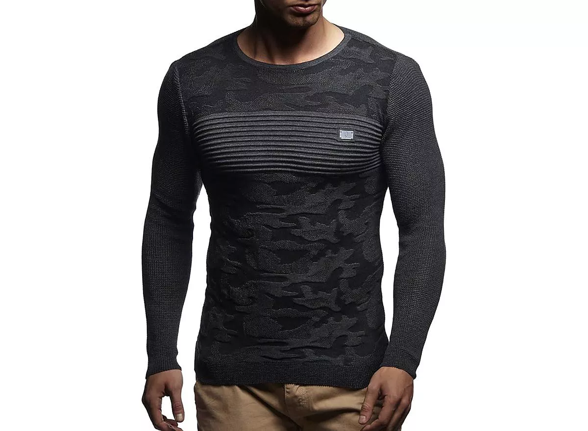 Мужской вязаный пуловер с круглым вырезом горловины и длинным рукавом