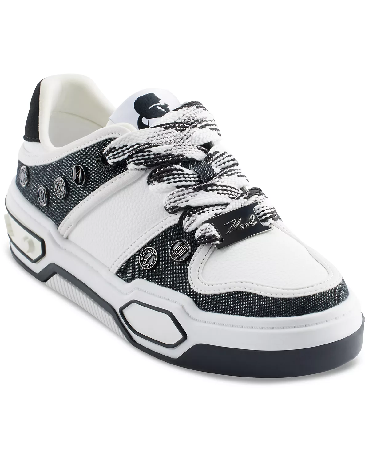 Женские кроссовки Cyndra на шнуровке 25690₽