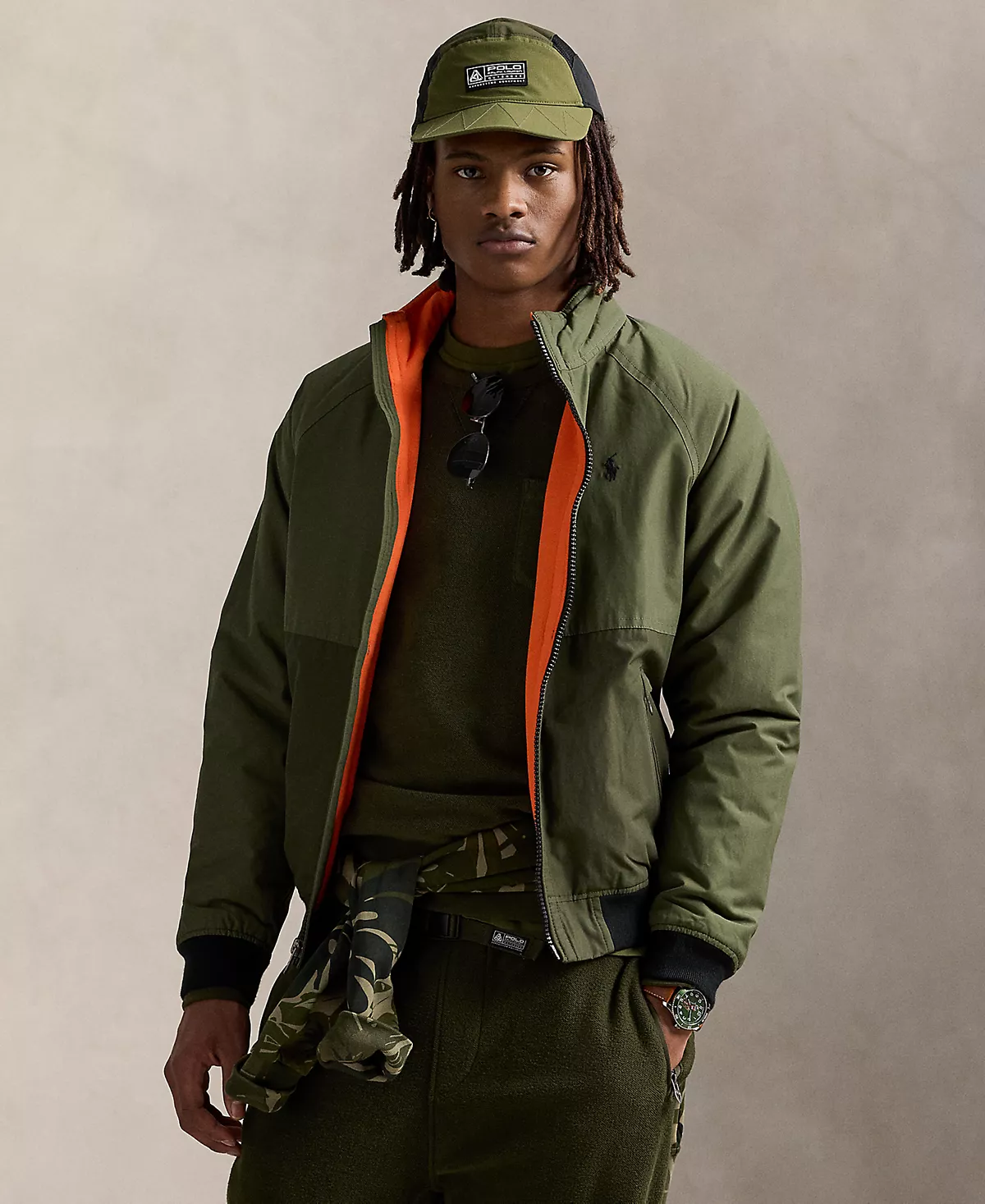 Мужская куртка-реглан с цветными вставками на рукавах 30590₽