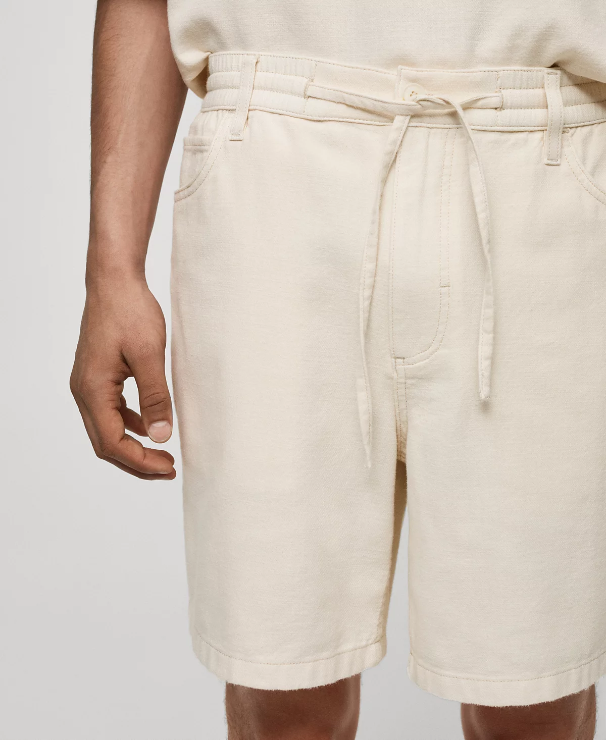 Мужские хлопчатобумажные шорты Mango на завязках 9490₽