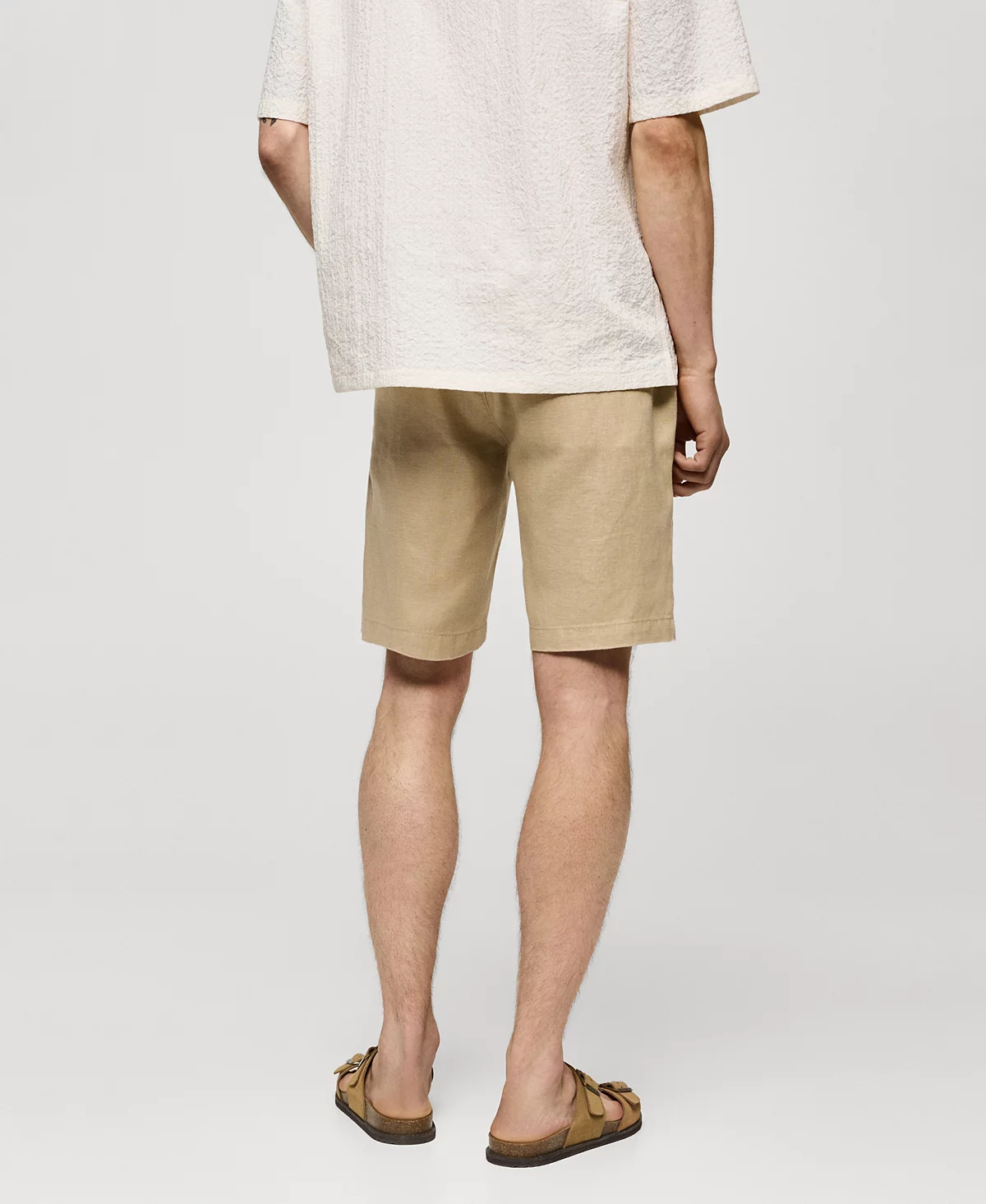 Мужские шорты-бермуды Mango на завязках 9590₽