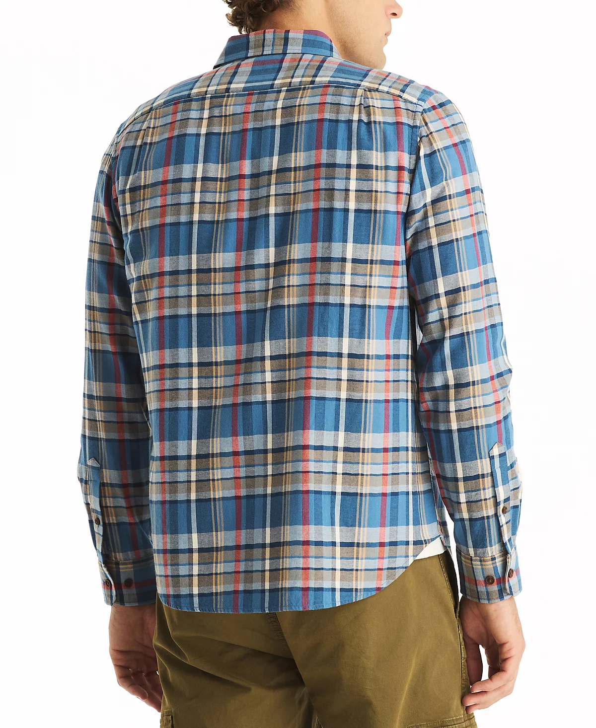 Мужская рубашка в клетку классического покроя от Nautica на пуговицах 9090₽