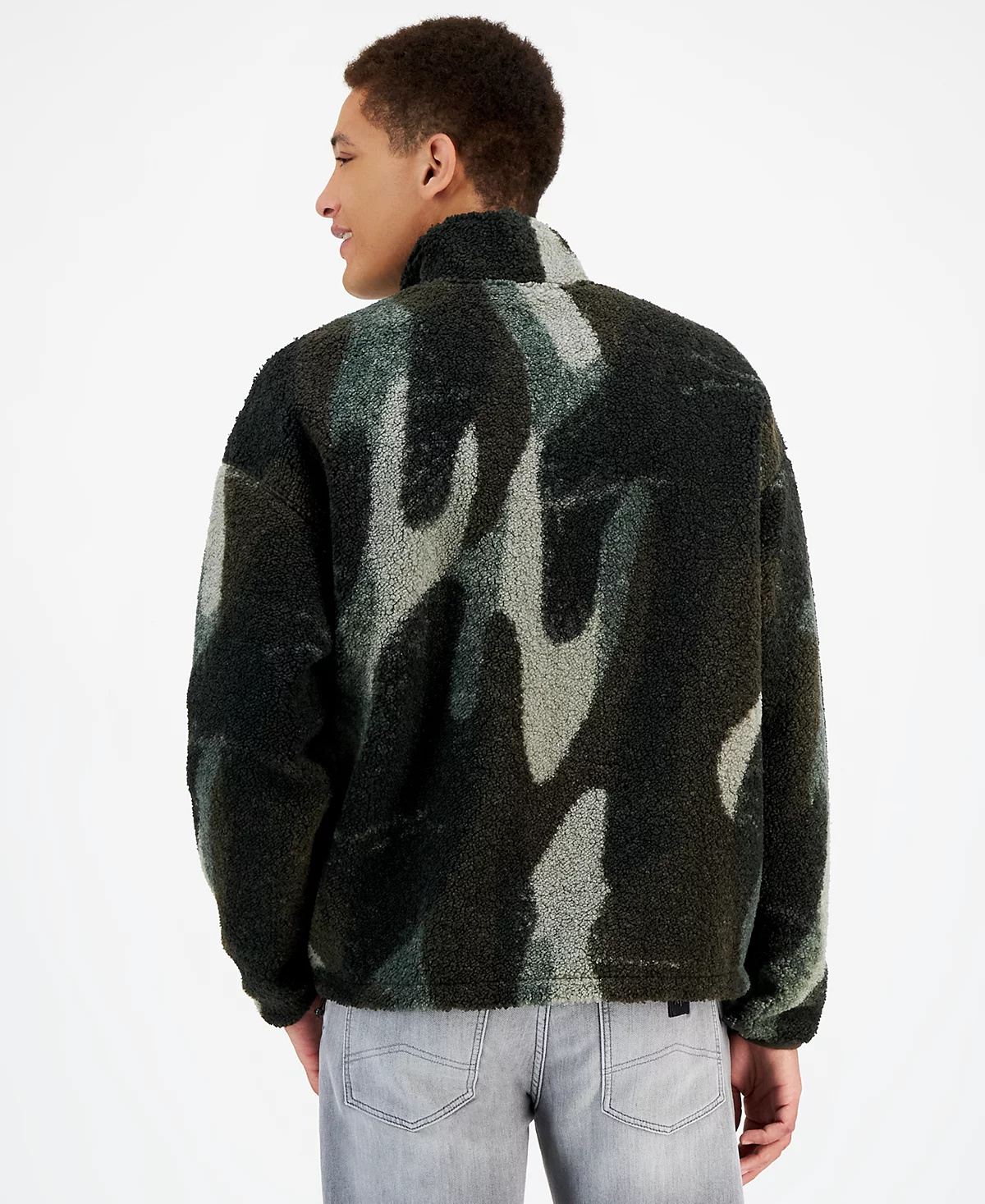 Мужская камуфляжная куртка футболка и джинсы AX Armani Exchange 33090₽