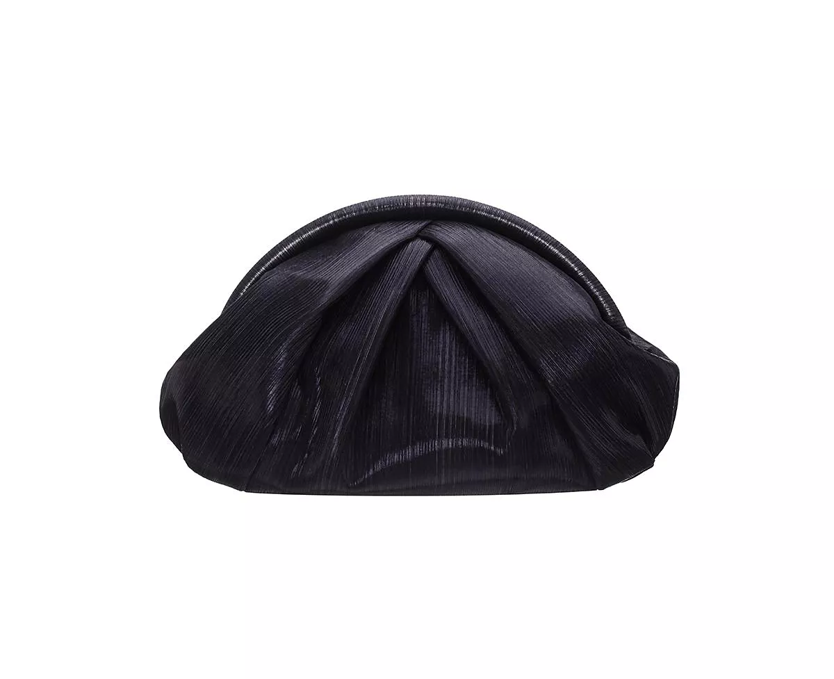 Мягкий плиссированный клатч с металлическим отливом 14790₽