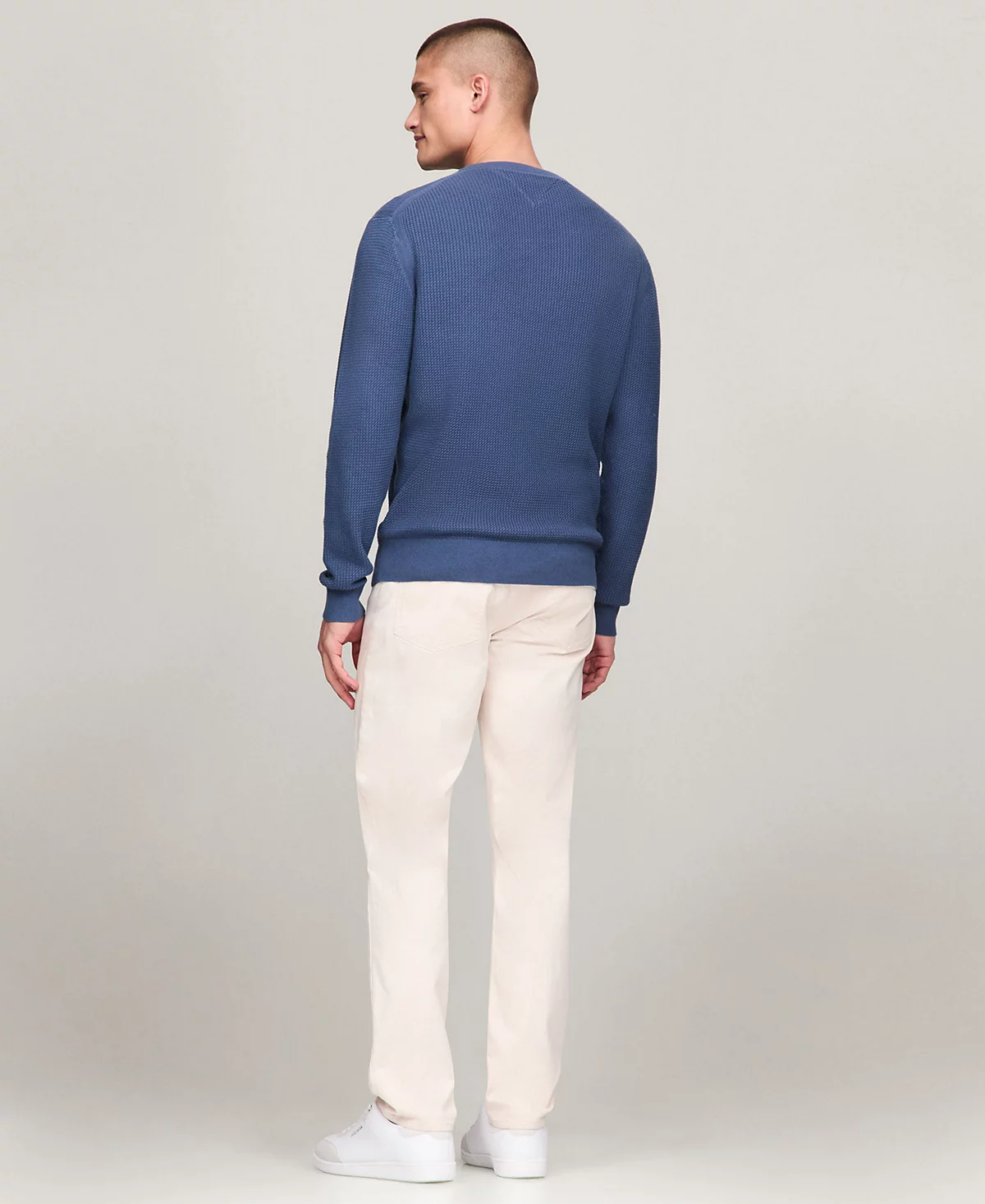 Мужской свитер с круглым вырезом из текстурированной вязки в полоску для больших и высоких размеров от Tommy Hilfiger 18890₽