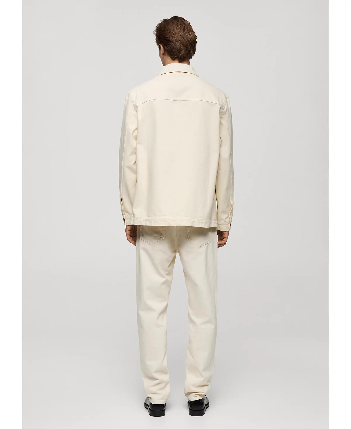 Джинсовая верхняя рубашка с карманами Mango для мужчин 9490₽