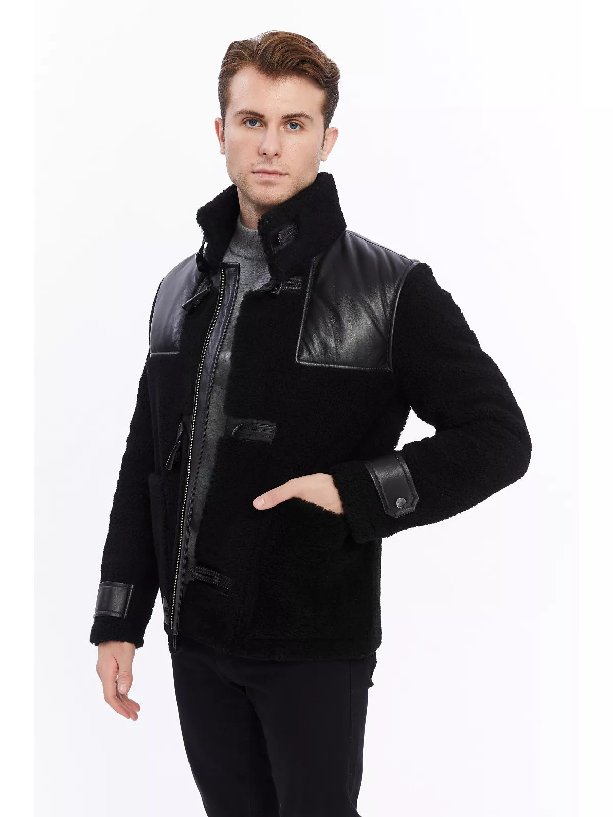 Мужская куртка из овечьей кожи черного цвета
