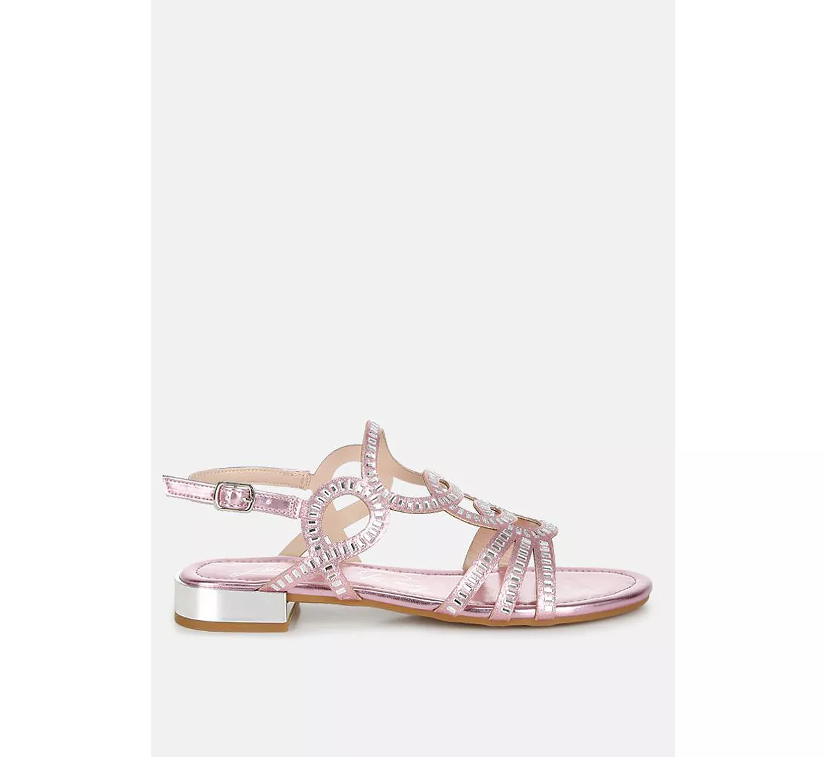 Босоножки на плоской подошве со стразами и вырезами из джистеров 7490₽