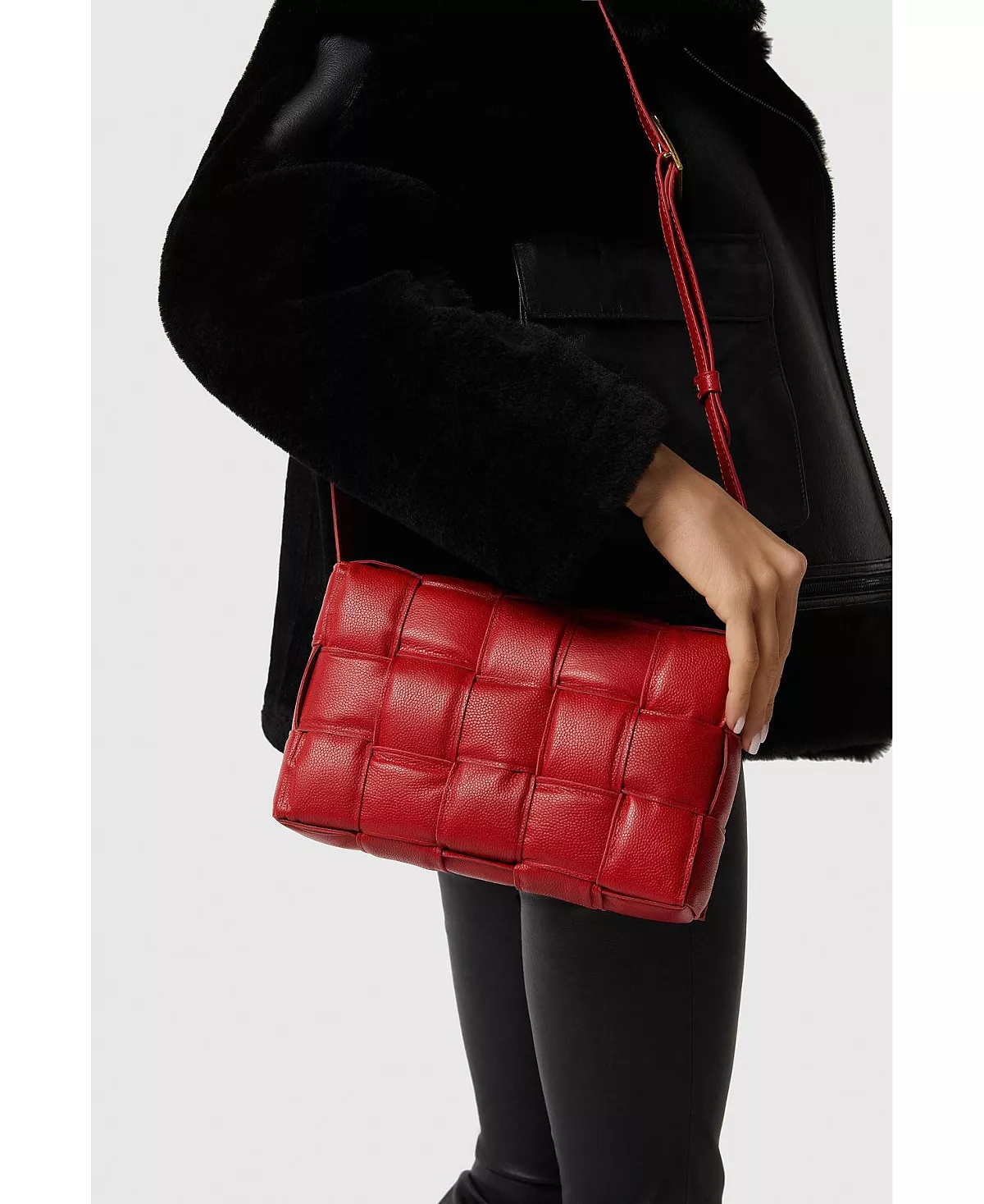 Женская сумка через плечо из натуральной кожи Furniq UK