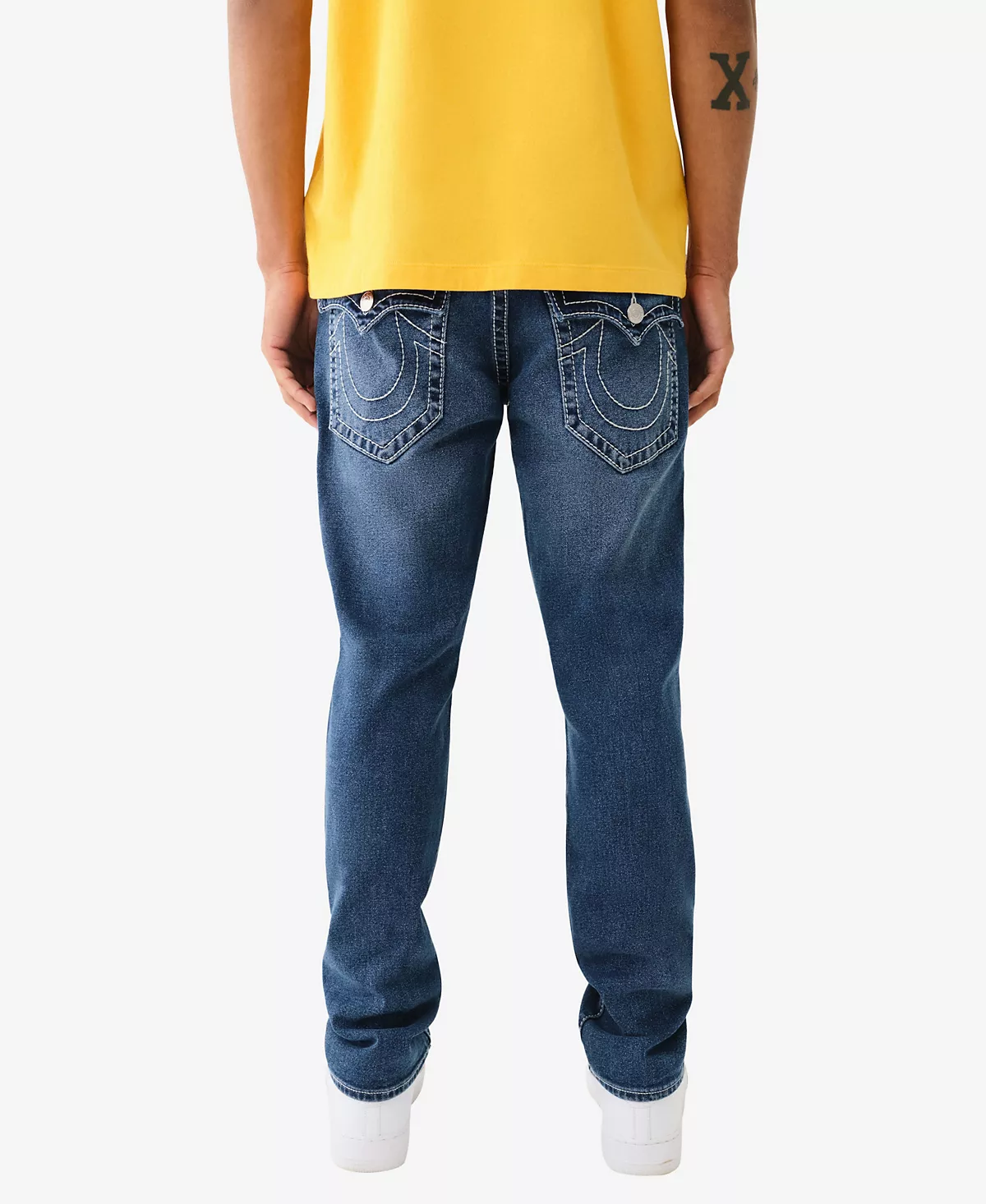 Зауженные джинсы True Religion Mens Geno с большой футболкой и клапаном
