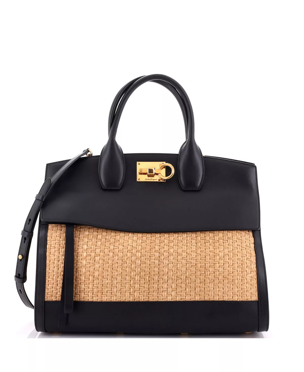 Соломенная и кожаная сумка Salvatore Ferragamo Medium Studio бывшая в употреблении 173890₽