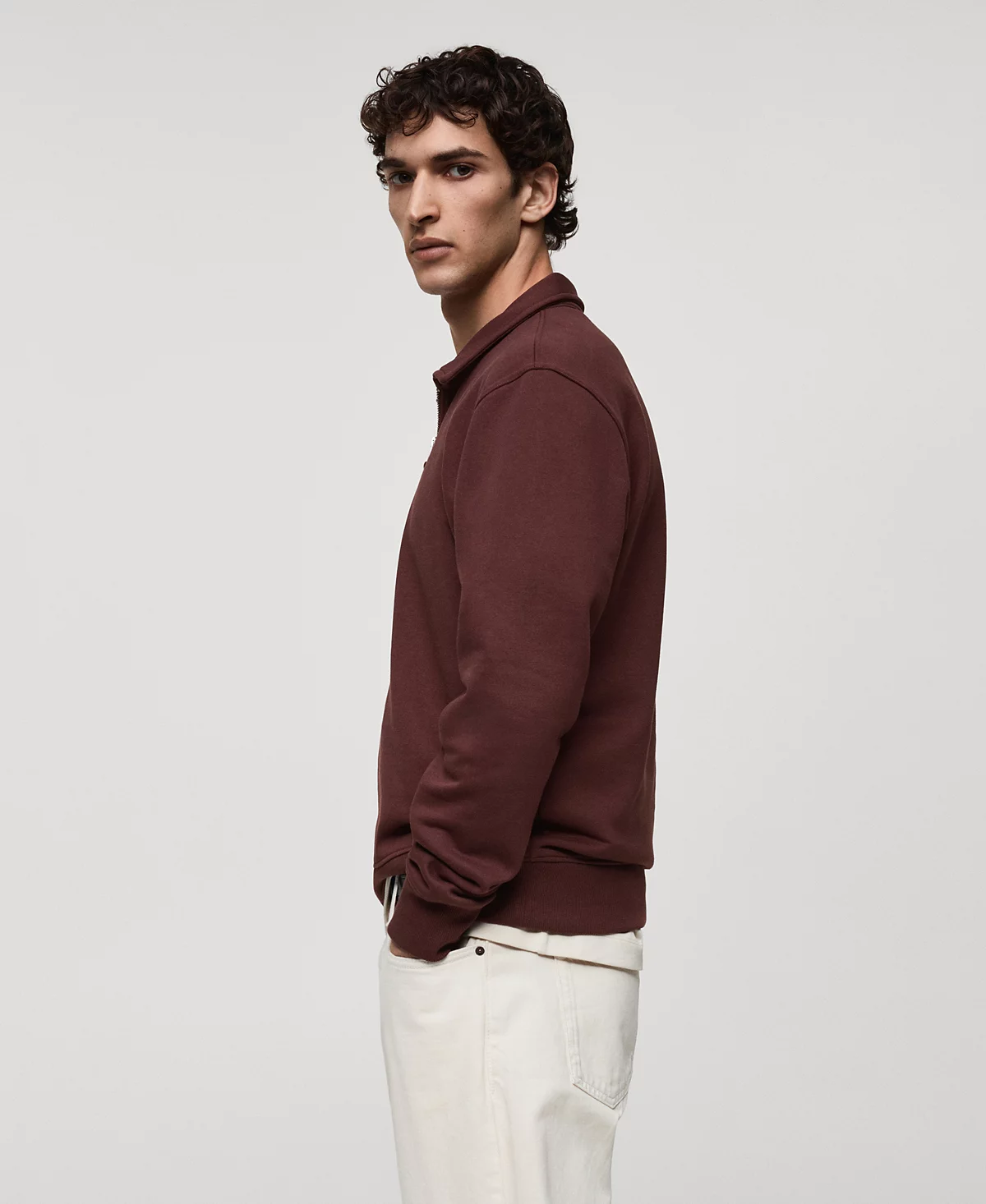 Мужская хлопчатобумажная толстовка MANGO Mango обычного покроя из хлопка 11390₽