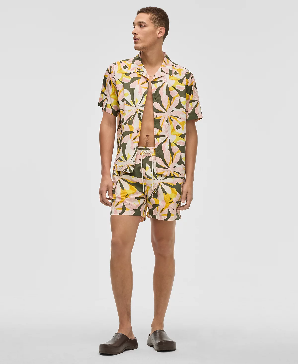 Мужская рубашка свободного покроя с принтом на пуговицах Mode of One в цветочных тонах эксклюзивно представленная в Macys 8490₽