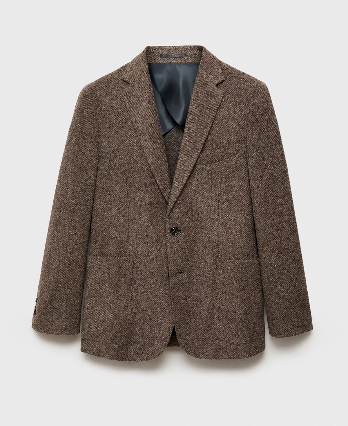 Мужской приталенный блейзер из натуральной шерстяной саржи Mango 30490₽