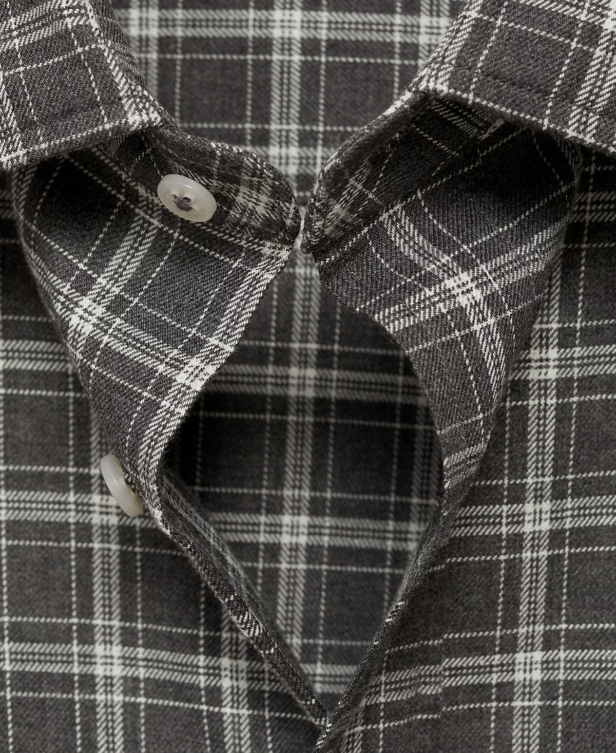 Мужская клетчатая хлопчатобумажная рубашка Mango обычного покроя из хлопка в клетку 11390₽