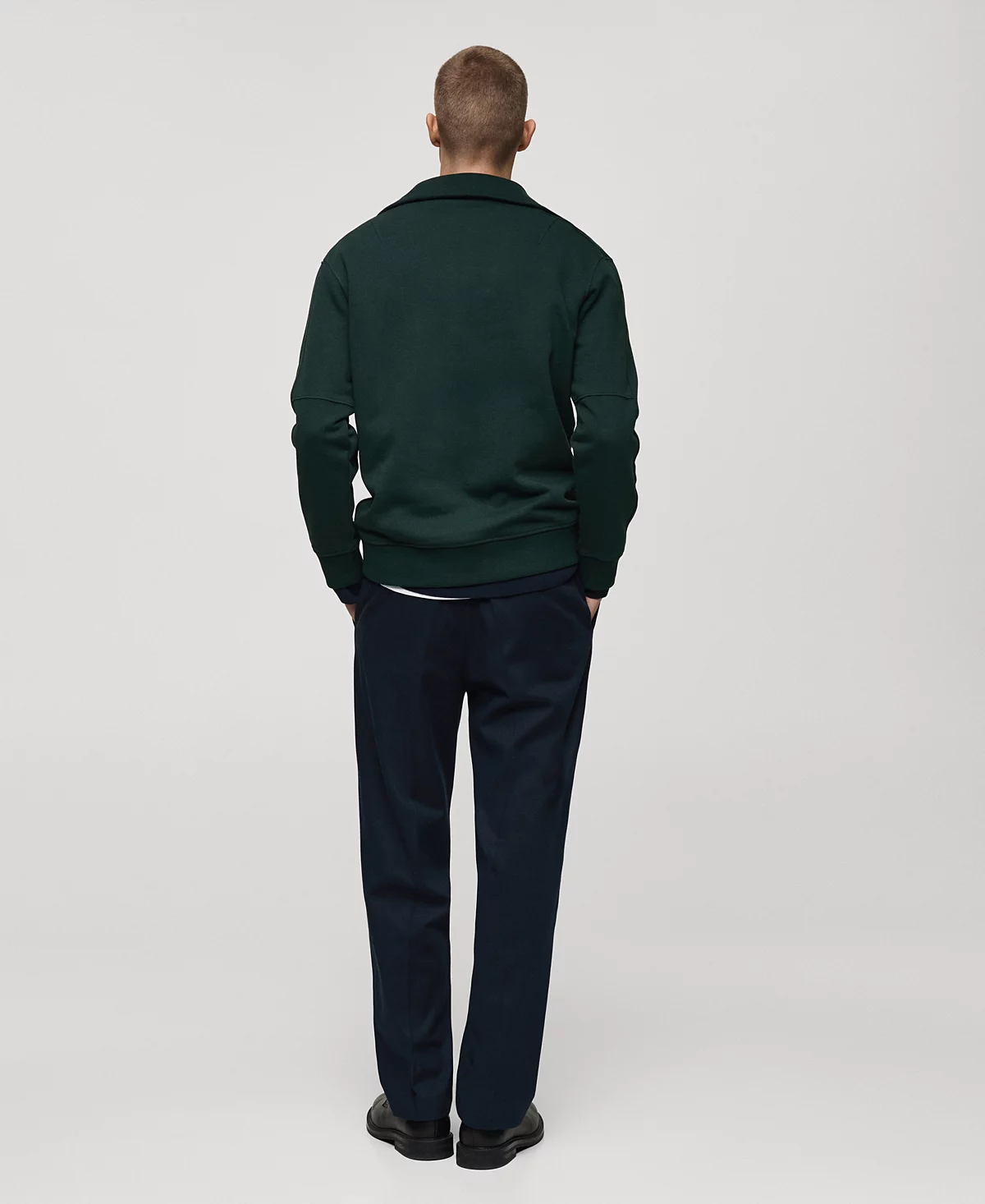 Мужская толстовка Mango обычного кроя с застежкой на четверть молнии от Mango 11390₽