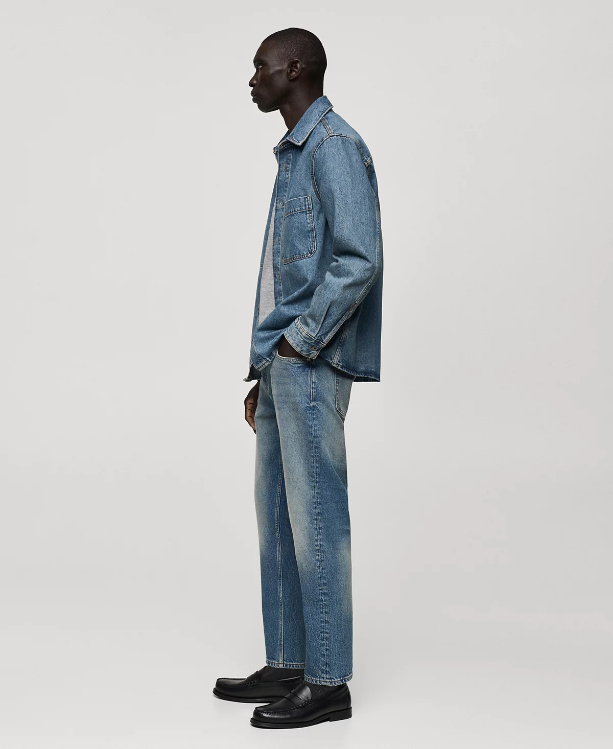 Мужская джинсовая верхняя рубашка Mango 11390₽