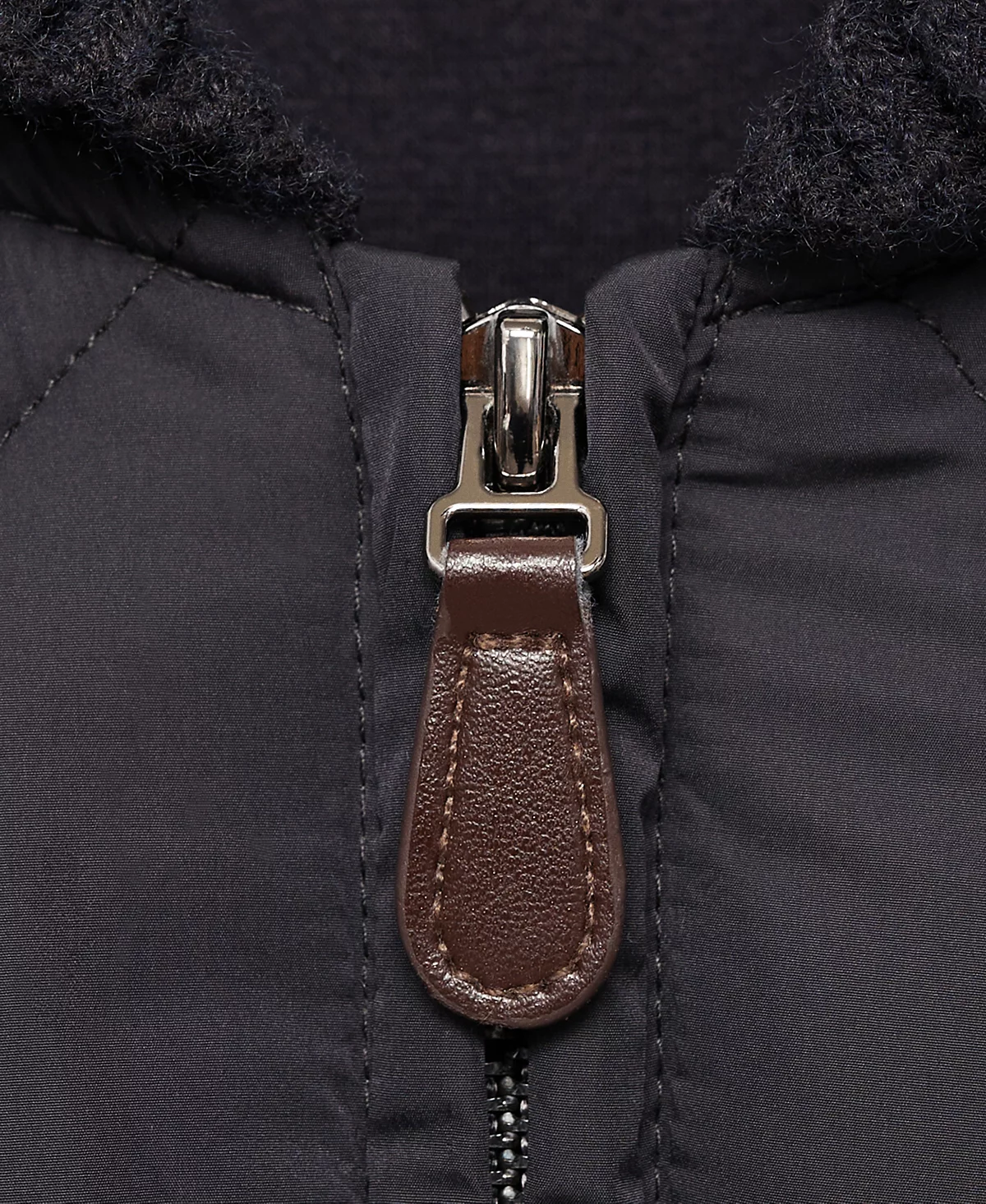 Мужской водоотталкивающий стеганый жилет Mango 18990₽