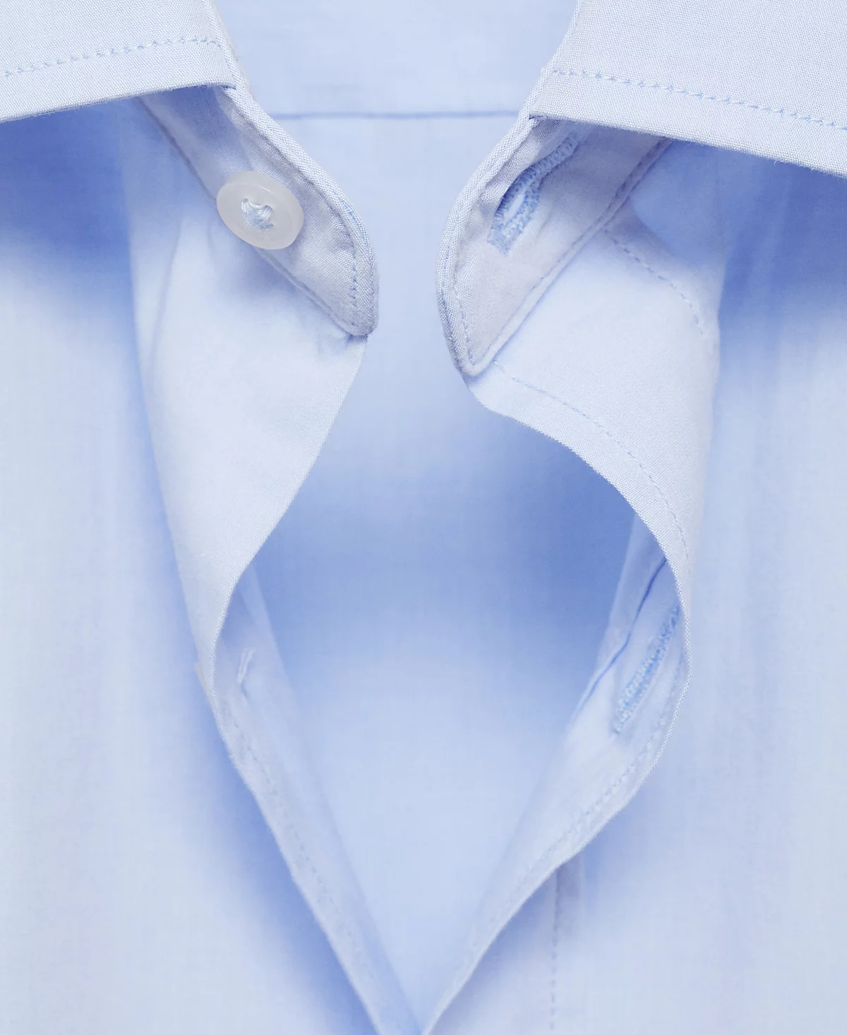 Мужская хлопчатобумажная рубашка обычного покроя от Mango 11390₽