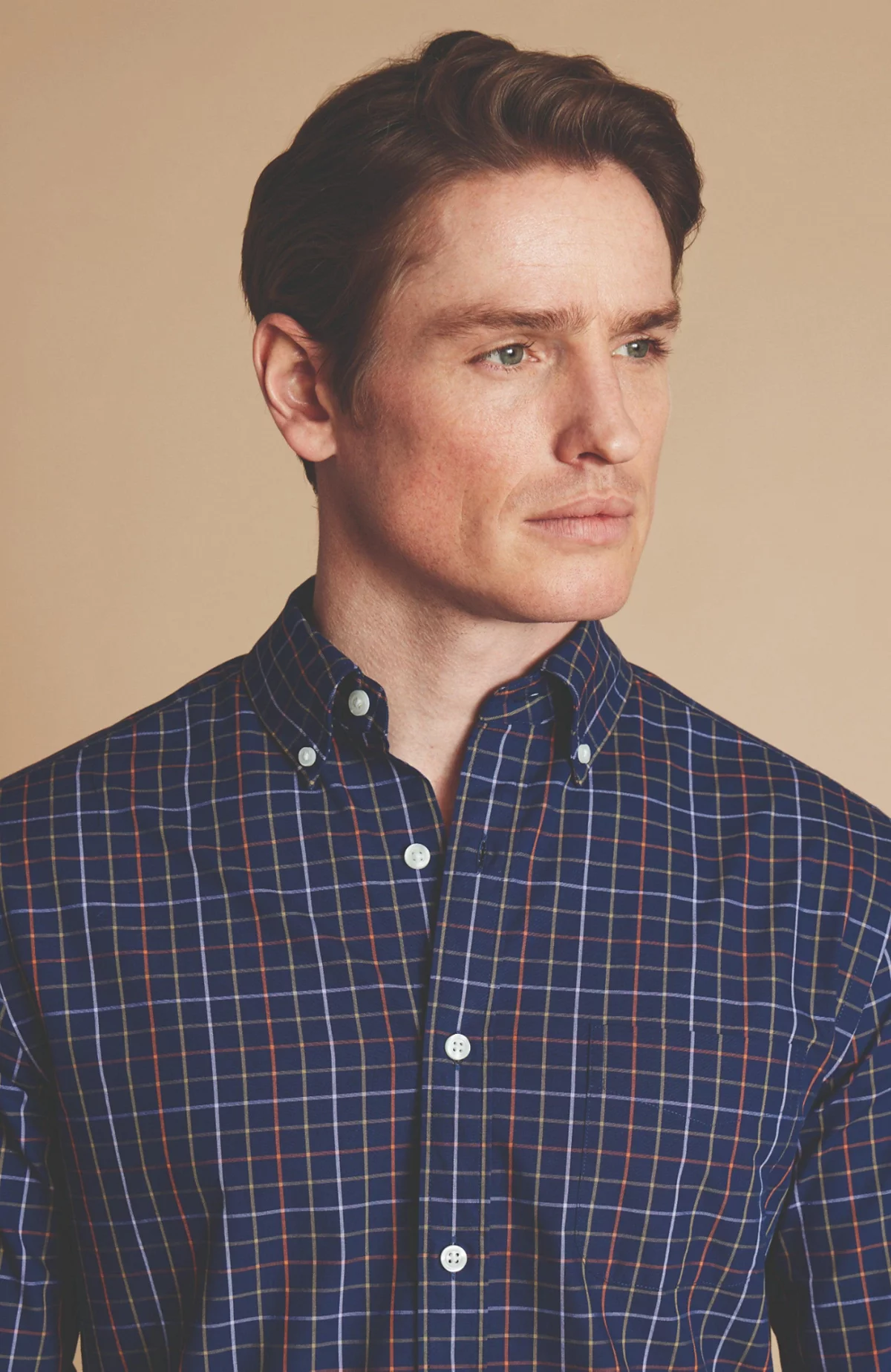 Мужская приталенная рубашка из эластичного поплина в клетку в клетку от Charles Tyrwhitt 22690₽