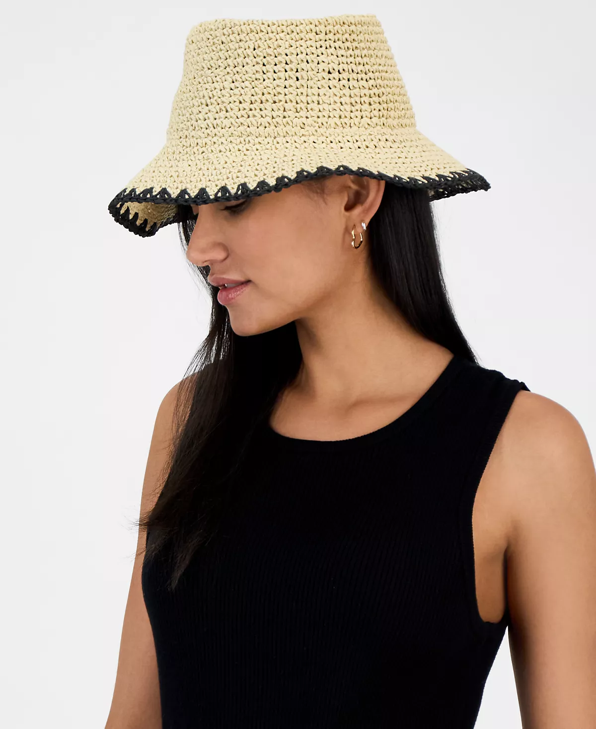 Вязаная крючком шляпа-ведерко с отделкой в виде стежка эксклюзивно в Macys 11090₽