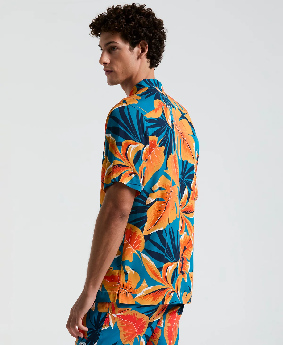 Оригинальная мужская рубашка Penguins Slim-Fit Camp с принтом в виде тропических листьев на пуговицах 18090₽