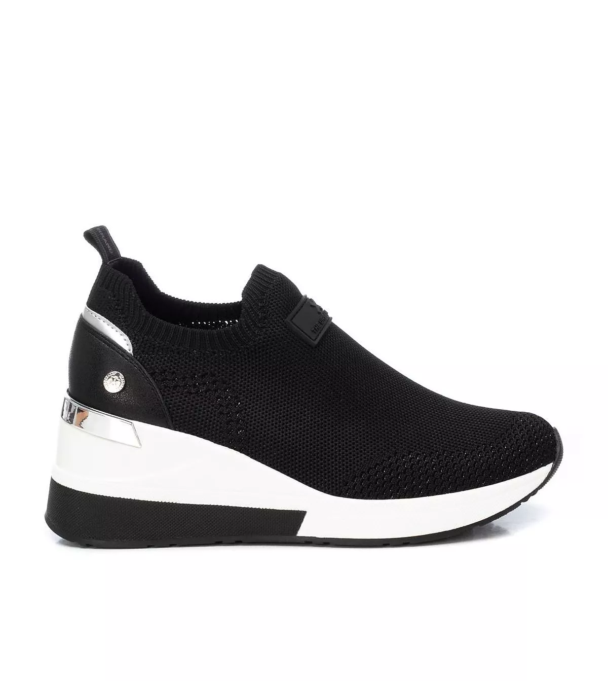 Женские кроссовки на танкетке от 14490₽