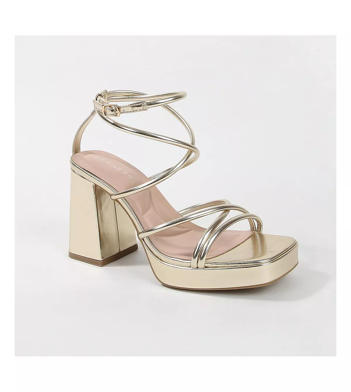 Туфли на платформе с ремешками от Aggie