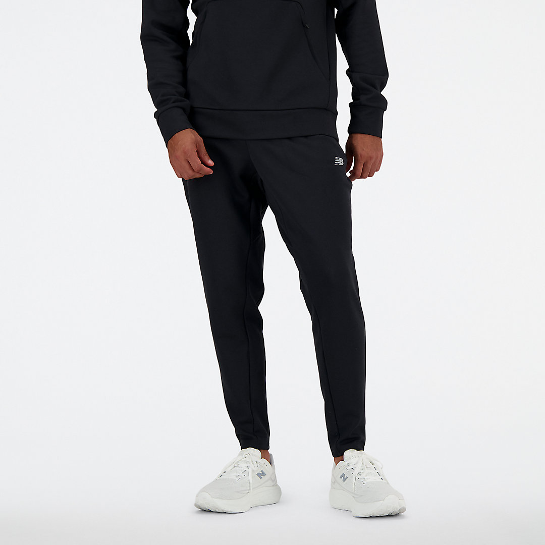 Трикотажные брюки New Balance Tech 18090₽
