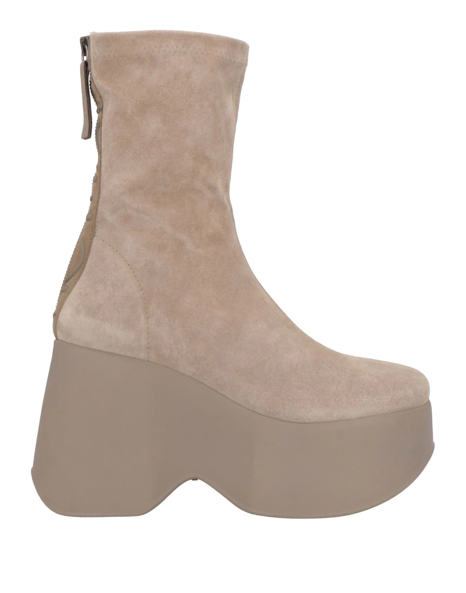 VIC MATI Полусапоги и высокие ботинки 63790₽